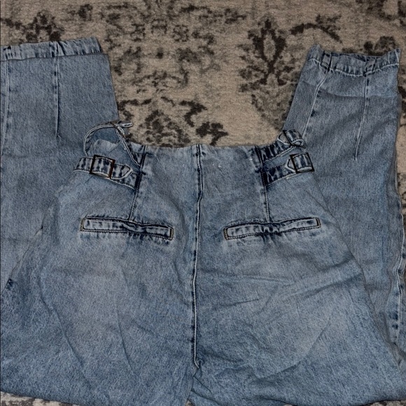 High-Waisted Blue Denim Jeans - Picture 3 of 3